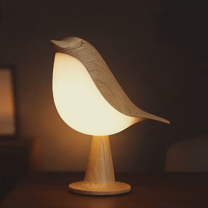 The bird lamp seen from every side